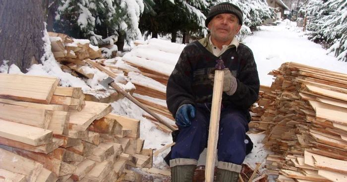 Dumitru Ganea, ultimul şindrilar din Munţii Lotrului