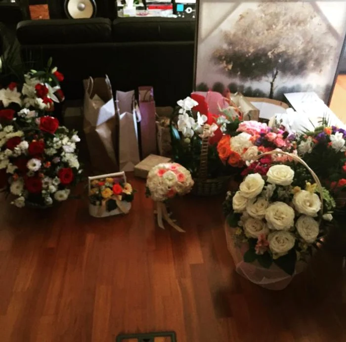 După ceremonie, Magda a plecat acasă cu zeci de buchete de flori 