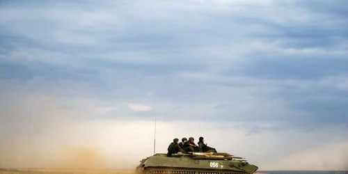 Tanc rusesc in apropiere de granita cu Ucraina FOTO AP