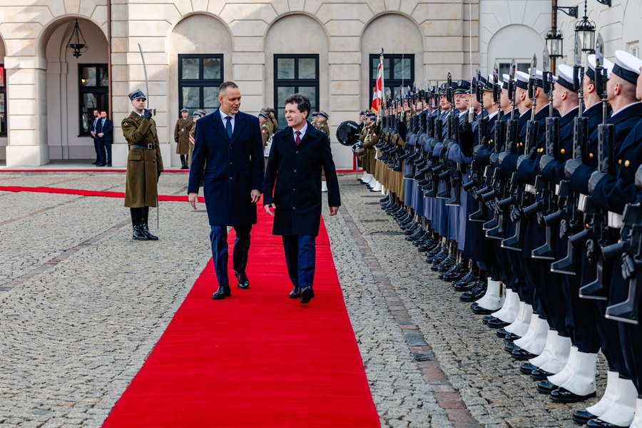 „România este în pierdere de viteză față de Polonia". Mizele vizitei președintelui român la Varșovia