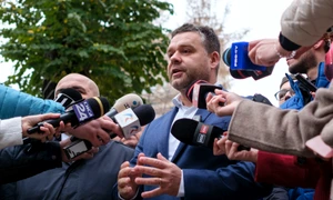 Ciprian Ciucu isi depune dosarul pentru Primaria Capitalei Foto Inquam Photos Alex Nechez (1) jpg