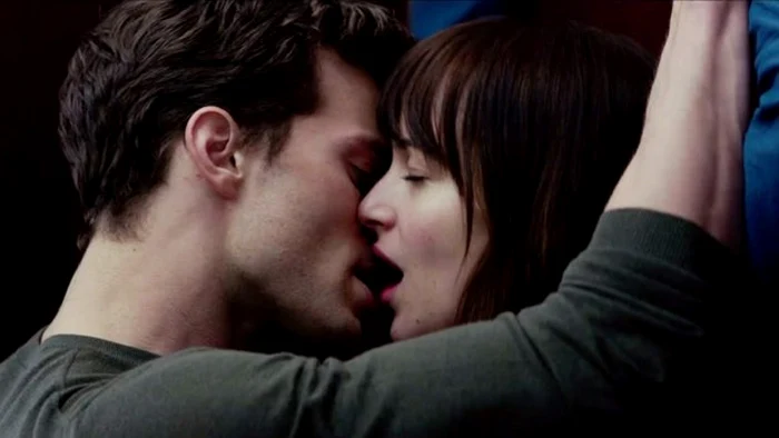 Imagine din filmul Fifty Shades of Gray, care l-a făcut celebru pe ocupantul primului loc FOTO Cinemagia