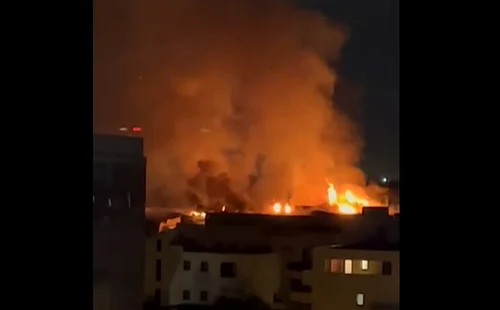 Incendiul a izbucnit într-un penthouse din luxosul cartier, de lângă Herăstrău. foto: captură stiripesurse.ro