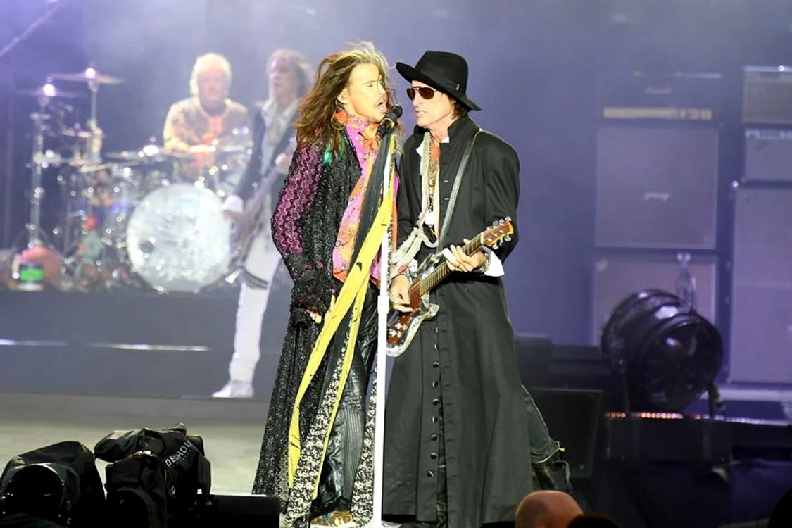 
    Solistul Steven Tyler şi chitaristul Joe Perry @profimediaclickpentrufemei.ro  
