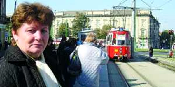 Maria Cerb preferă să meargă cu tramvaiul decât să dea bani pe benzină