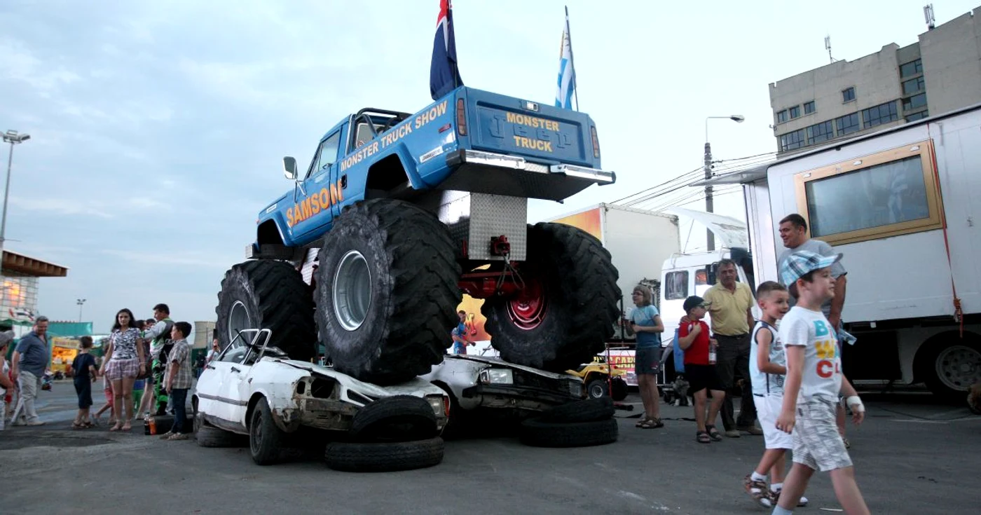 Show monster truck la Iaşi