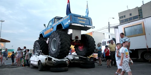 Show monster truck la Iaşi