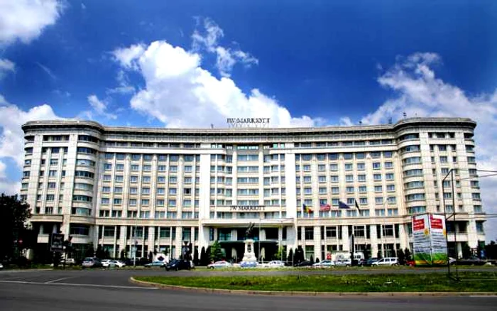 Administratorul Hotelului Marriott din Bucureşti, cercetat sub control judiciar pentru evaziune fiscală