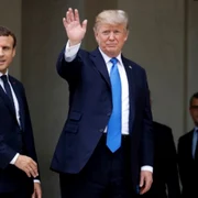 Donald Trump primit de Emmanuel Macron la Paris FOTO AFP 