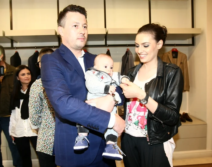 Cici, fostul component al trupei Sistem, și Amalia Ștefania, iubita lui, au un băiețel, Luca Mihai (5 luni)