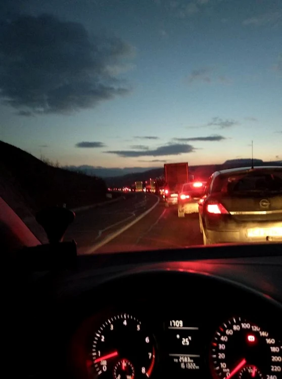 Coloane de maşini s-au format pe centura Vâlcele-Apahida din pricina unui accident mortal  FOTO Răzvan Circo/Info Trafic Cluj Facebook