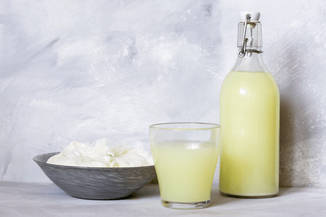 Elixirul uitat al tineretii: băutura naturală care curăță ficatul, reduce colesterolul, susține digestia și ajută la pierderea în greutate