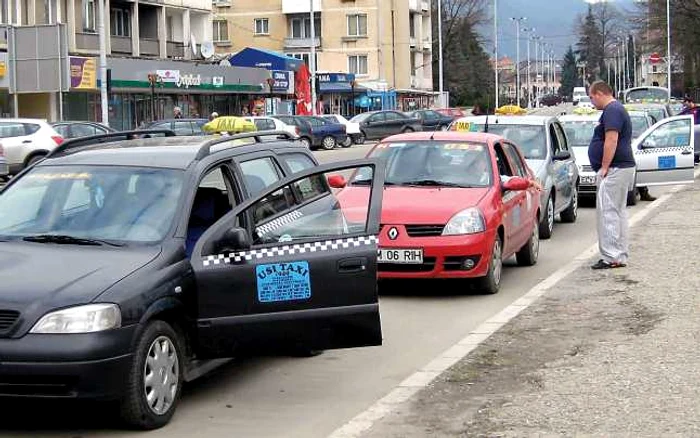 Războiul băimărean al taxiurilor galbene