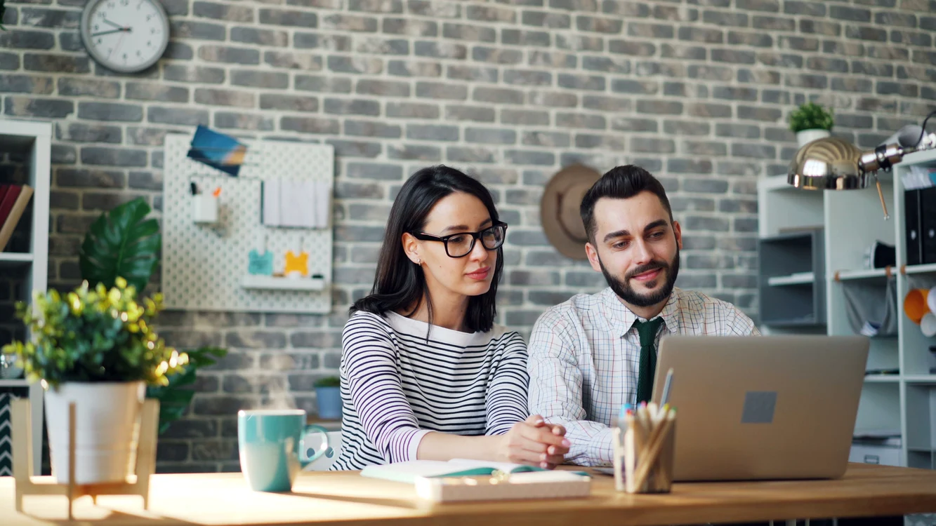 Relațiile la locul de muncă, subiect de dezbatere pe internet / foto: Pexels