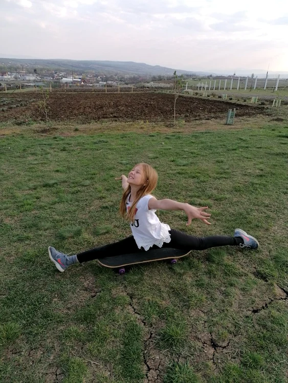 Daria Călugăru (12 ani), dansatoare pe hoverboard