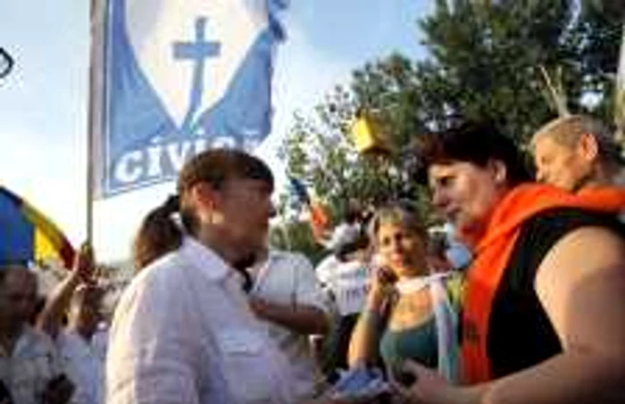 Monica Macovei crede că România riscă să intre într-un război civil din cauza situaţiei politice