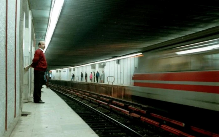 Metroul va circula pe parcursul întregii nopţi de Înviere. La fel şi autobuzele RATB de pe liniile de noapte