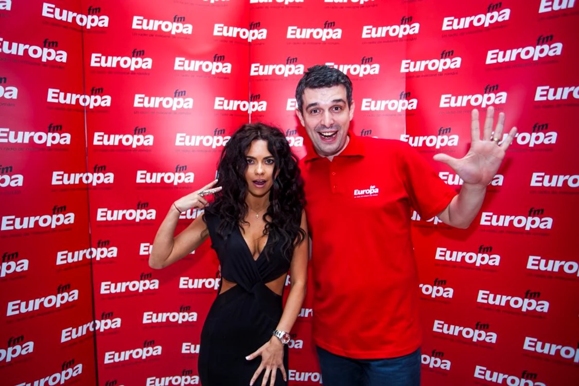 Inna, alături de George Zafiu, prezentator Europa FM