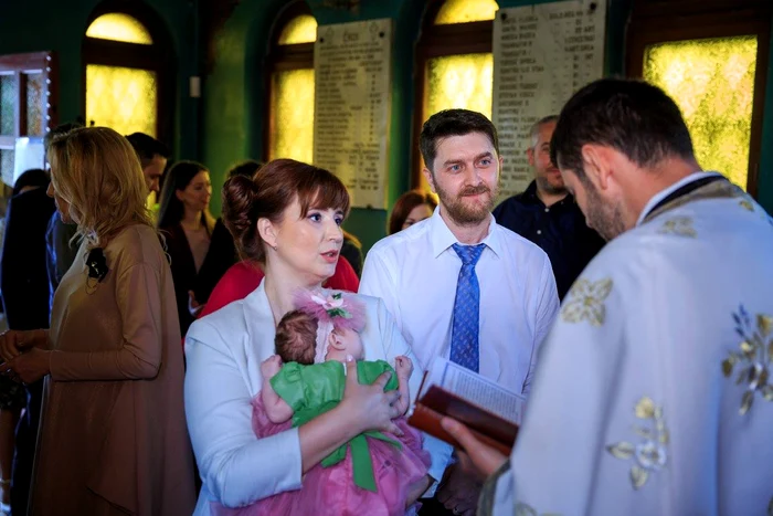 Sanda Nicola şi Liviu Iolu şi-au botezat recent fetiţa