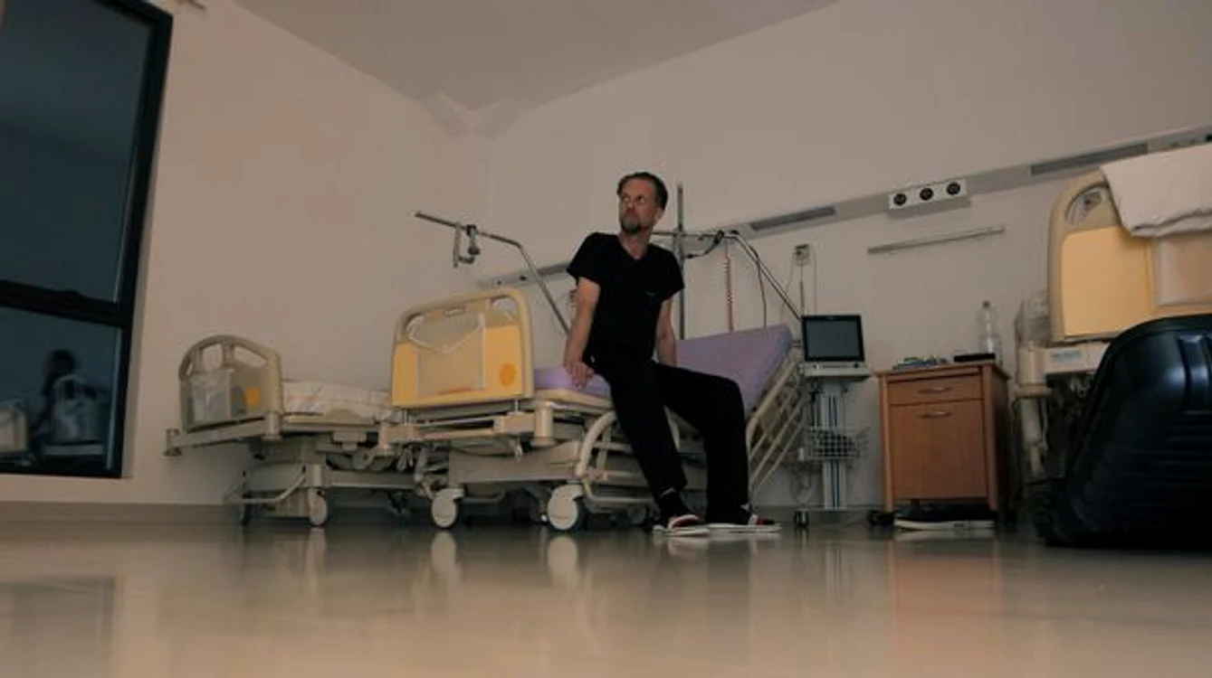 Nicu Stănescu, într-o cameră de spital FOTO: Arhivă Personală
