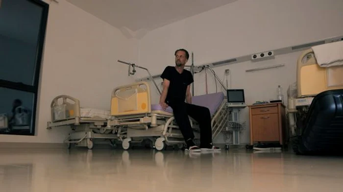 Nicu Stănescu, într-o cameră de spital FOTO: Arhivă Personală