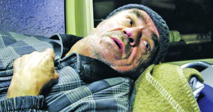 Ioan Fiscuteanu, în rolul pacientului Lăzărescu. Foto arhivă