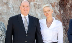 Prințesa Charlene și Prințul Albert Adăpost animale7 jpg