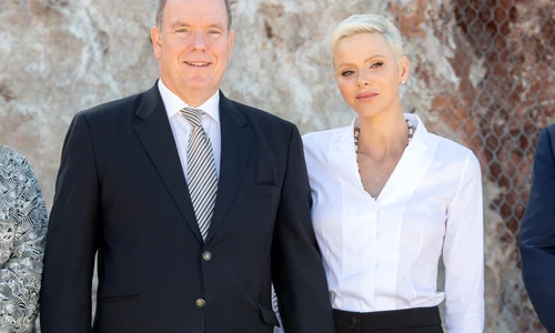 Prințesa Charlene și Prințul Albert Adăpost animale7 jpg