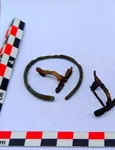 Piese de podoabă, descoperite de arheologi într-un cimitir al dacilor liberi, în apropiere de Târgu Neamț (© Facebook / Vasile Diaconu - archaeologist)