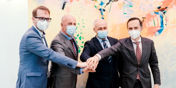 Au semnat contractul pentru documentaţia trenului-tramvai între Reşiţa şi Timişoara