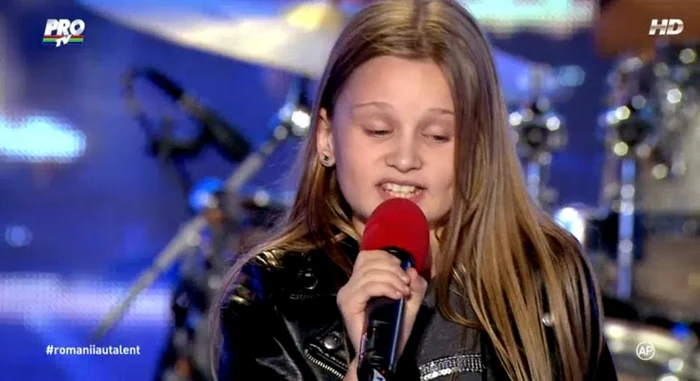 Solista în vârstă de nouă ani a impresionat juriul cu vocea ei