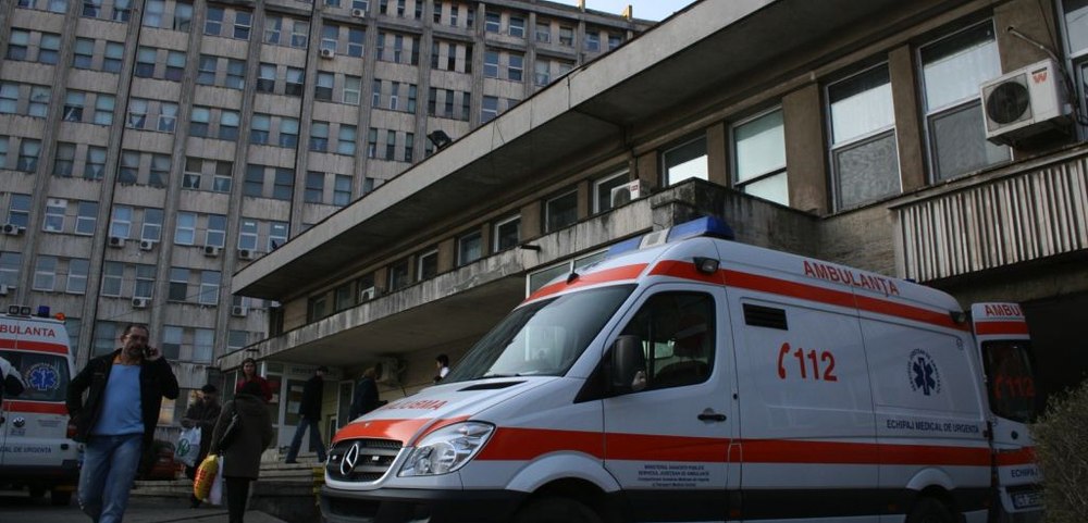 Un bărbat a suferit arsuri grave după ce s-ar fi incendiat în cimitirul central din Constanța