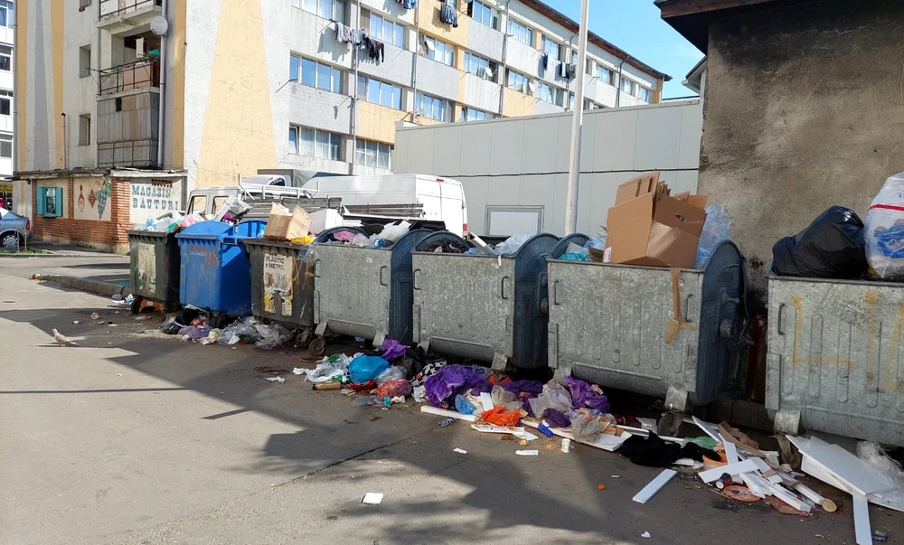 Ghenele de gunoi din blocuri ar putea fi închise / foto: arhiva Click!