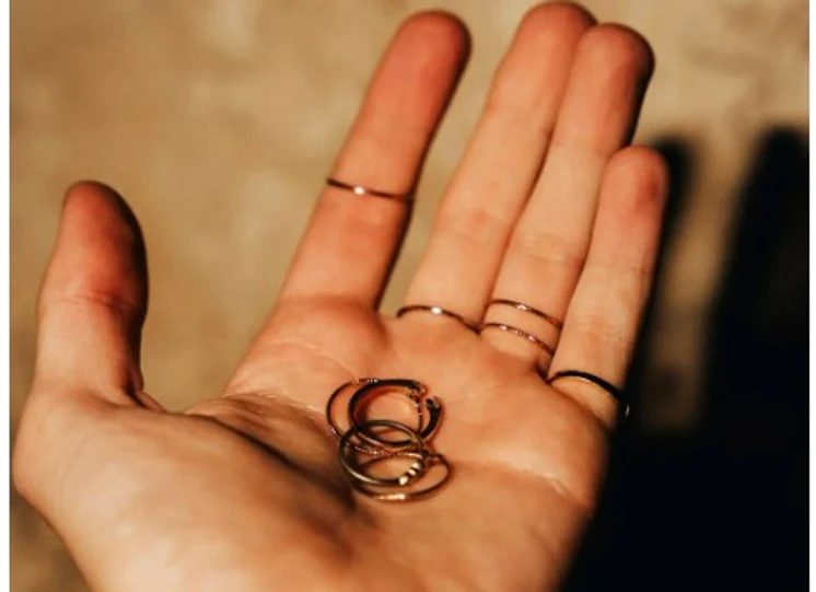 Bijuterii din aur FOTO: Pexels