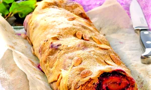 strudel cu prune jpeg