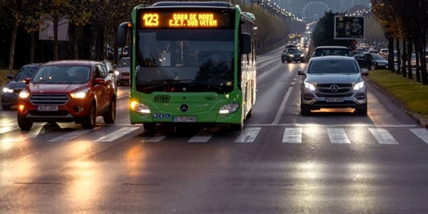 Autobuzele liniei 123 vor opri în stația „Opera Națională”, în comun cu cele ale liniei 104  Foto Facebook TPBI jpg