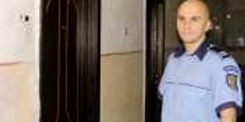 Raul Swopovski a ieşit pe scară în urmă cu două zile să vadă de unde se aude plânset de copil