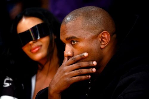 Kanye West are numeroase probleme după comentariile antisemite pe care le-a făcut 