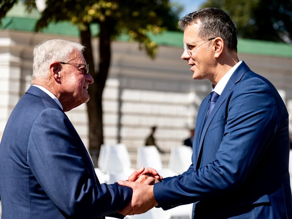 Keith Kellogg și Ionuț Moșteanu/FOTO: Facebook