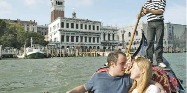 Un weekend romantic la Veneţia costă minimum 230 de euro de persoană
