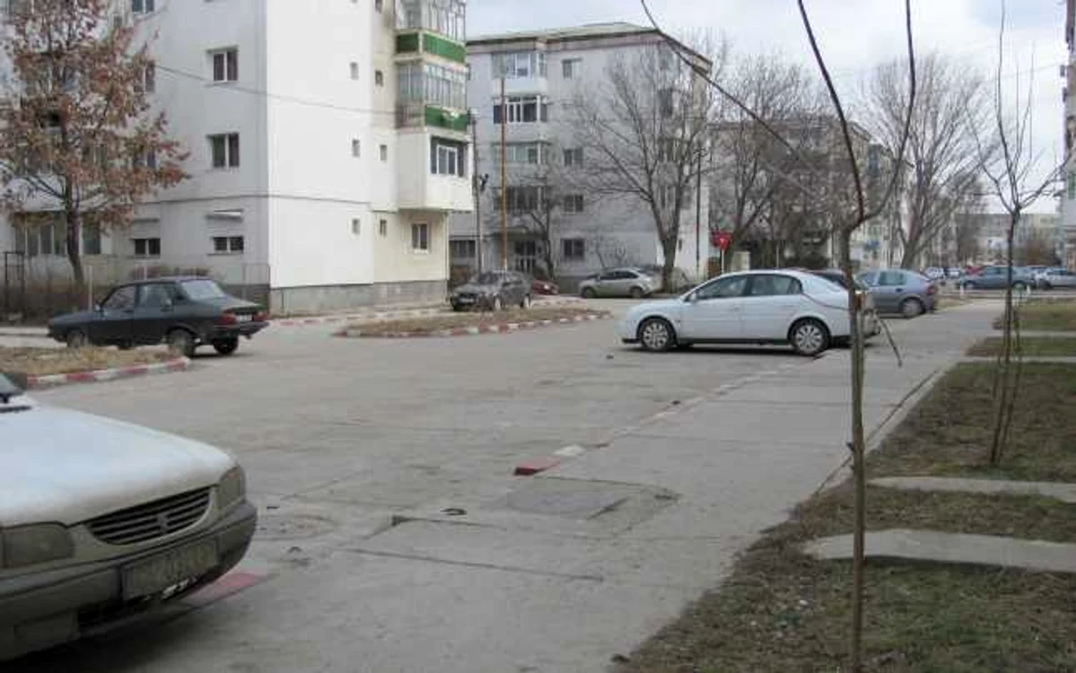 Femeia a fost pândită când şi-a parcat maşina în faţa blocului Foto:I.S.