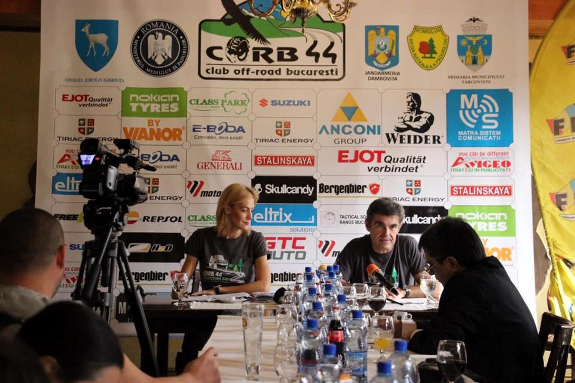 Roxana Ciuhulescu si Silviu Bulugioiu (4) jpeg
