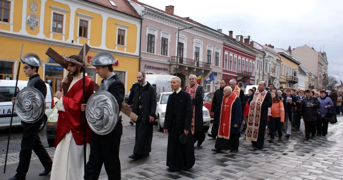 Procesiunea "Drumul Crucii" a avut loc pe bulevardul Eroilor