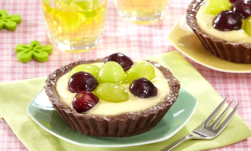 minitarte cu struguri si crema de vanilie jpeg