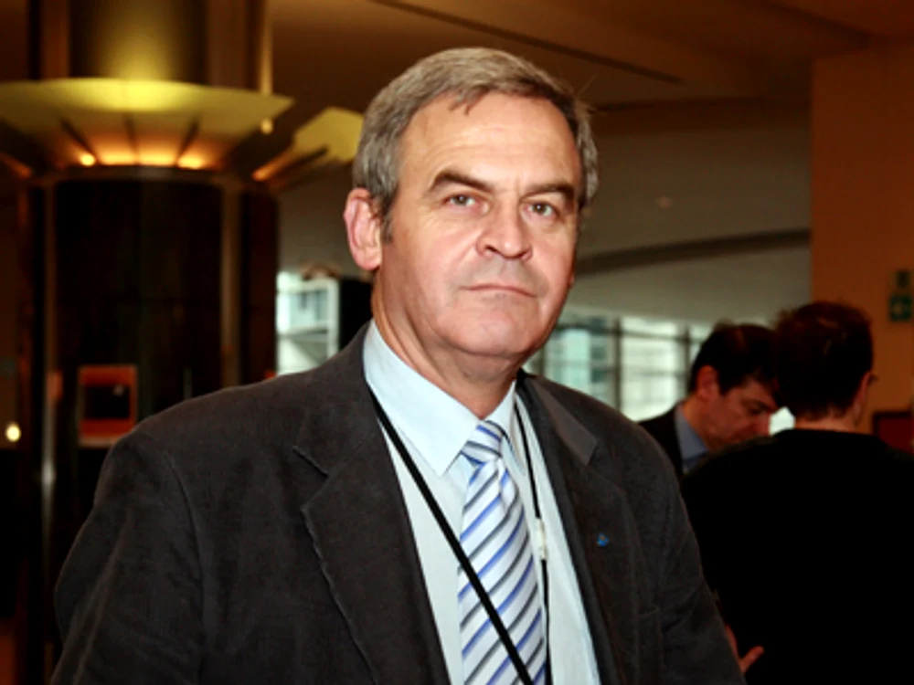 
    Laszlo Tokes a fost părăsit de soţie, după un mariaj de 25 de ani  
