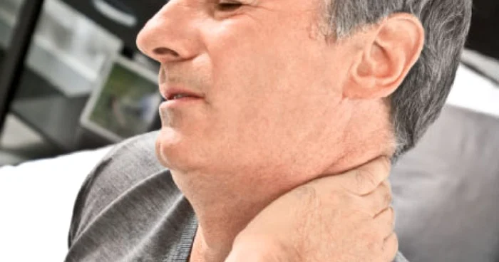 Persoanele afectate trebuie să doarmă pe un pat tare, fără pernă