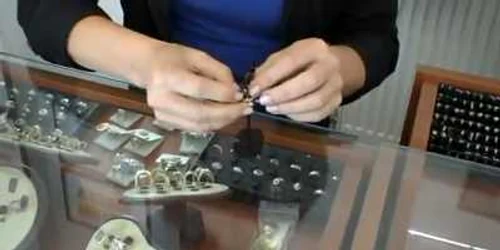 Poliţiştii au confiscat o cantitate impresionantă de bijuterii