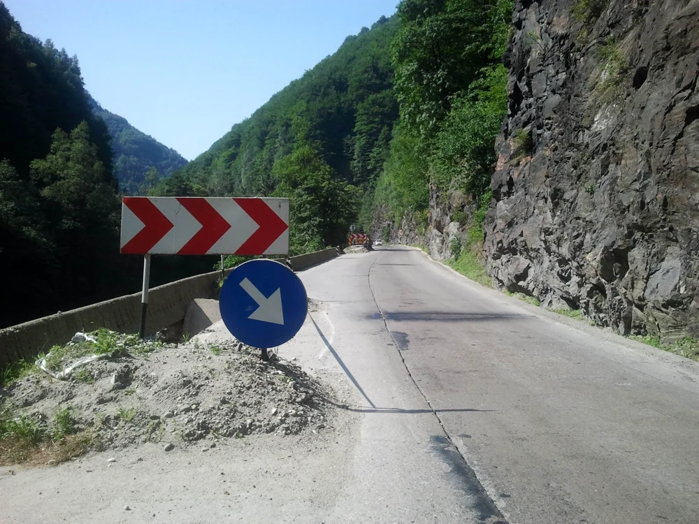 
    Circulaţia pe Defileul Jiului va fi restricţionată timp de trei luniFoto: Click!  