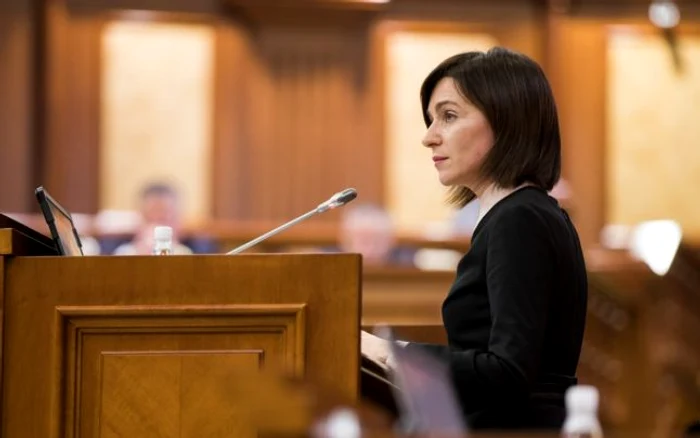 
    Igor Dodon intră în turul doi al alegerilor prezidențiale pe locul secundSursa foto: Adevărul  