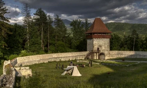 Cetatea Râșnovului, gazda Festivalului de Reconstituire Istorică jpeg